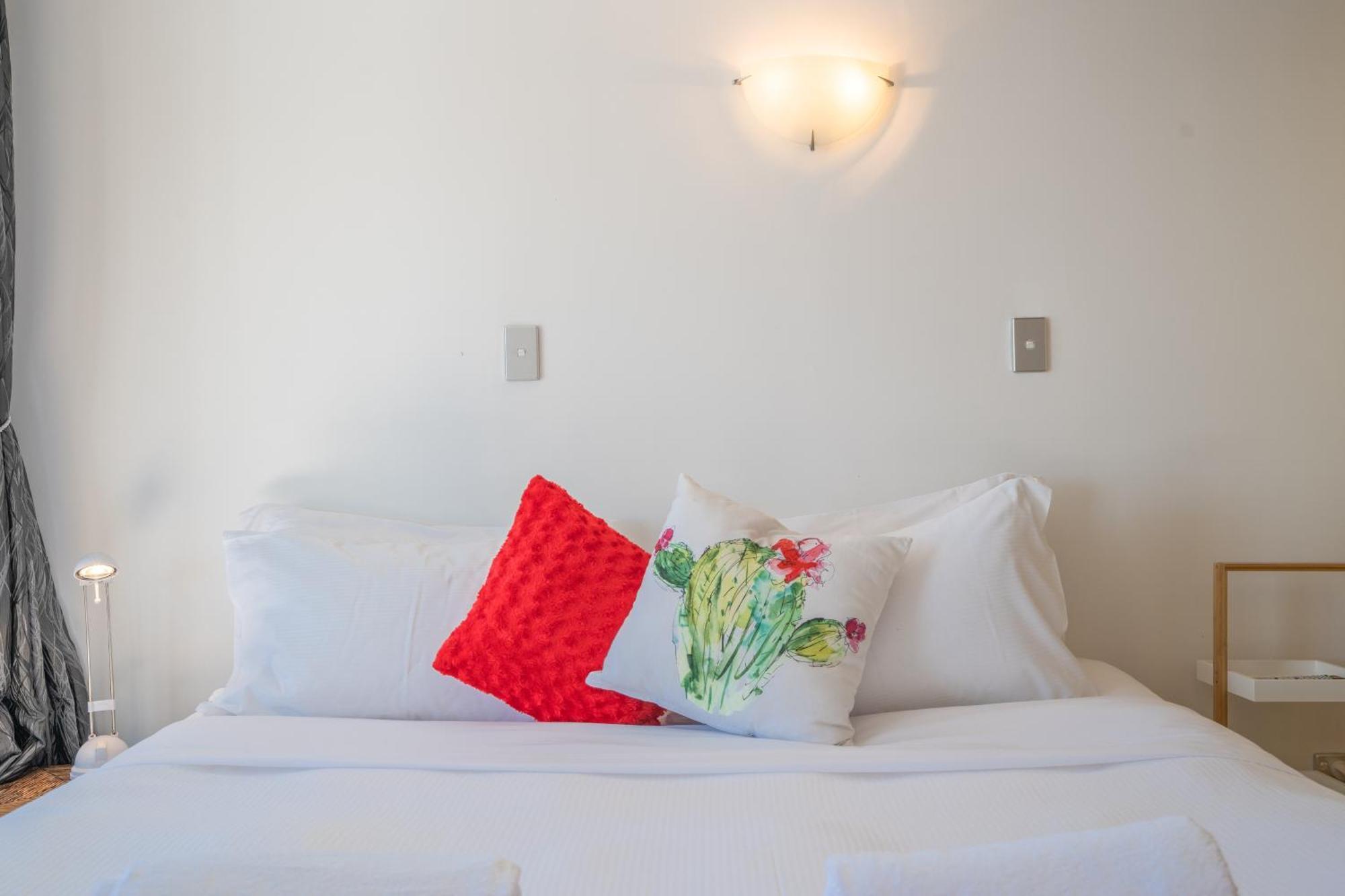 Palm Beach Cottage With Private Spa Pool Екстериор снимка