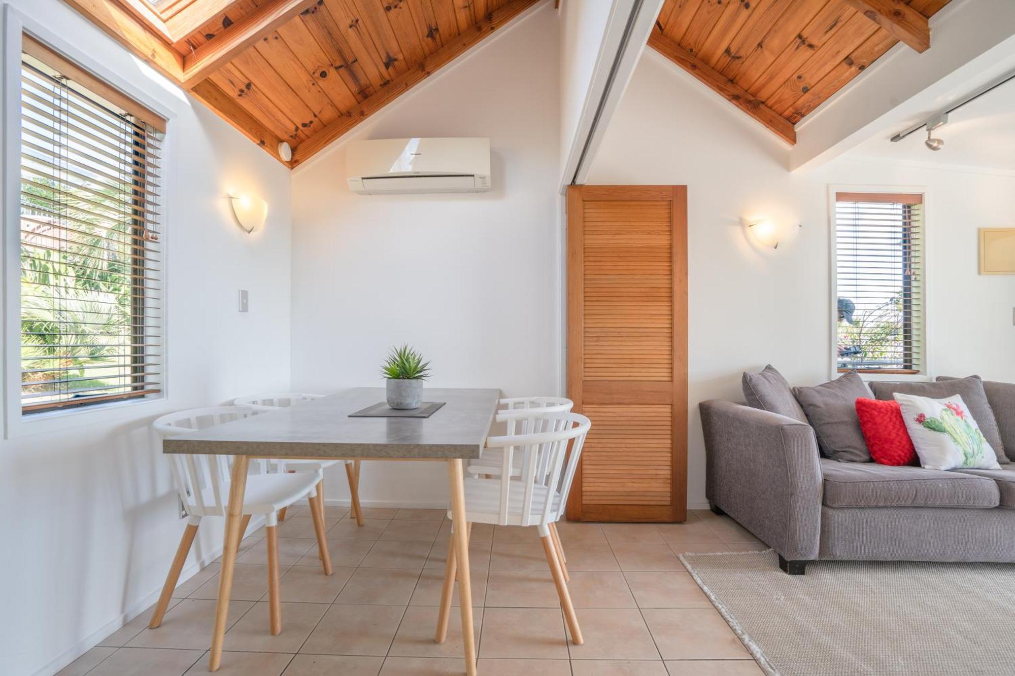 Palm Beach Cottage With Private Spa Pool Екстериор снимка